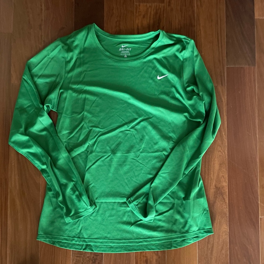Men’s Nike long sleeves dry fit shirt